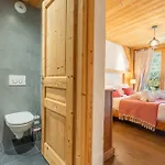 Virolet Jacuzzi Hammam Cheminée 15 Personnes Max