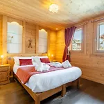 Virolet Jacuzzi Hammam Cheminée 15 Personnes Max Bed and breakfast